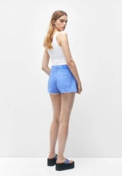 PULL & BEAR With Embroidered DetailTopWhite Donna T-shirt E Top PUC21D2EB-A11 -Pull & Bear 570aa1fa88fc4449b62a05b31f318470