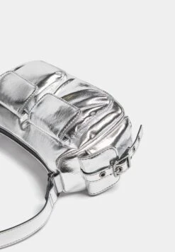 PULL & BEAR Multi-PocketBorsa A ManoSilver Coloured Donna Borse PUC51H0I5-D11 -Pull & Bear 577d9c6fa35744948e0b2026480e4ae0