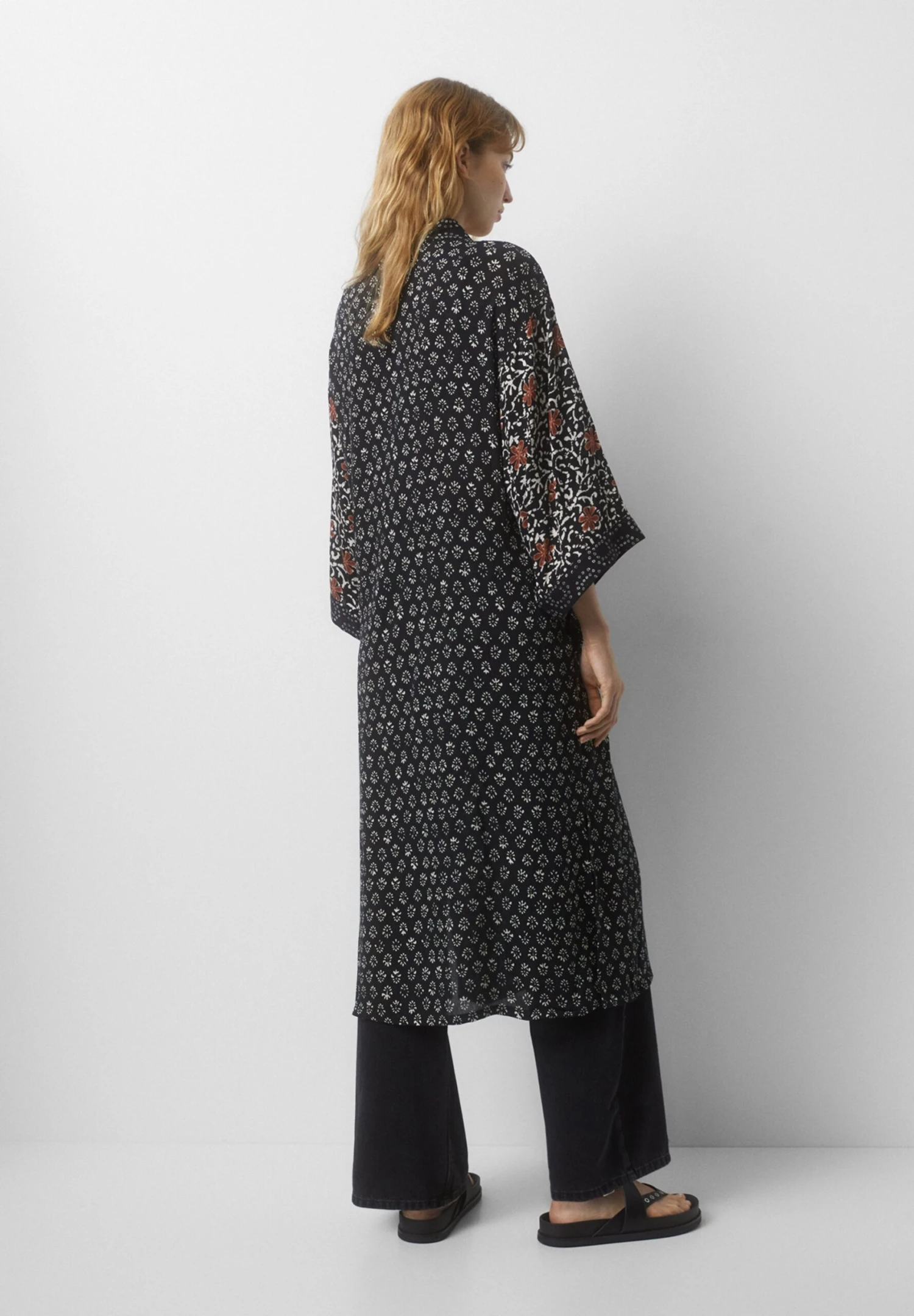 PULL & BEAR Long Printed-KimonoGiacca LeggeraBlack Donna Giacche E Blazer PUC21G0I7-Q11 4 PULL & BEAR Long Printed-KimonoGiacca LeggeraBlack Donna Giacche E Blazer PUC21G0I7-Q11 - immagine 2