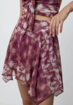 PULL & BEAR Gonna A Campana - Red -Pull & Bear 5a0d91f3d0d0411581e02034fdf523b5