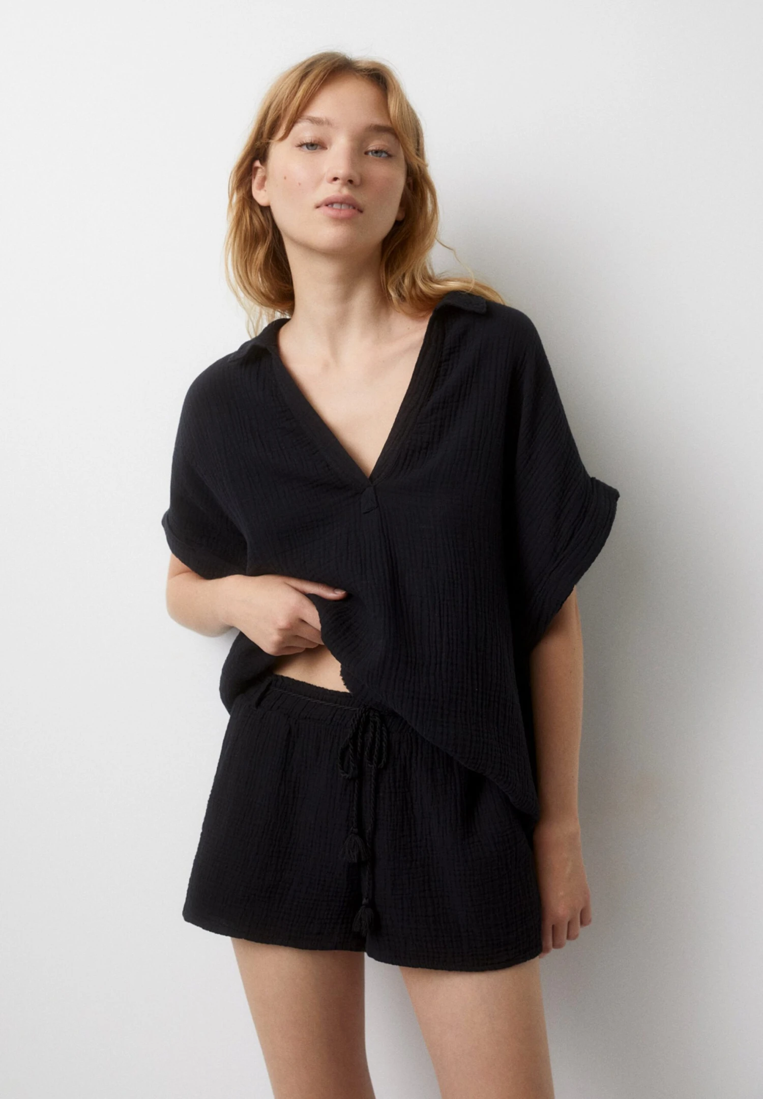 PULL & BEAR Flowing ShortsBlack Donna Shorts PUC21S0EH-Q11 3 PULL & BEAR Flowing ShortsBlack Donna Shorts PUC21S0EH-Q11