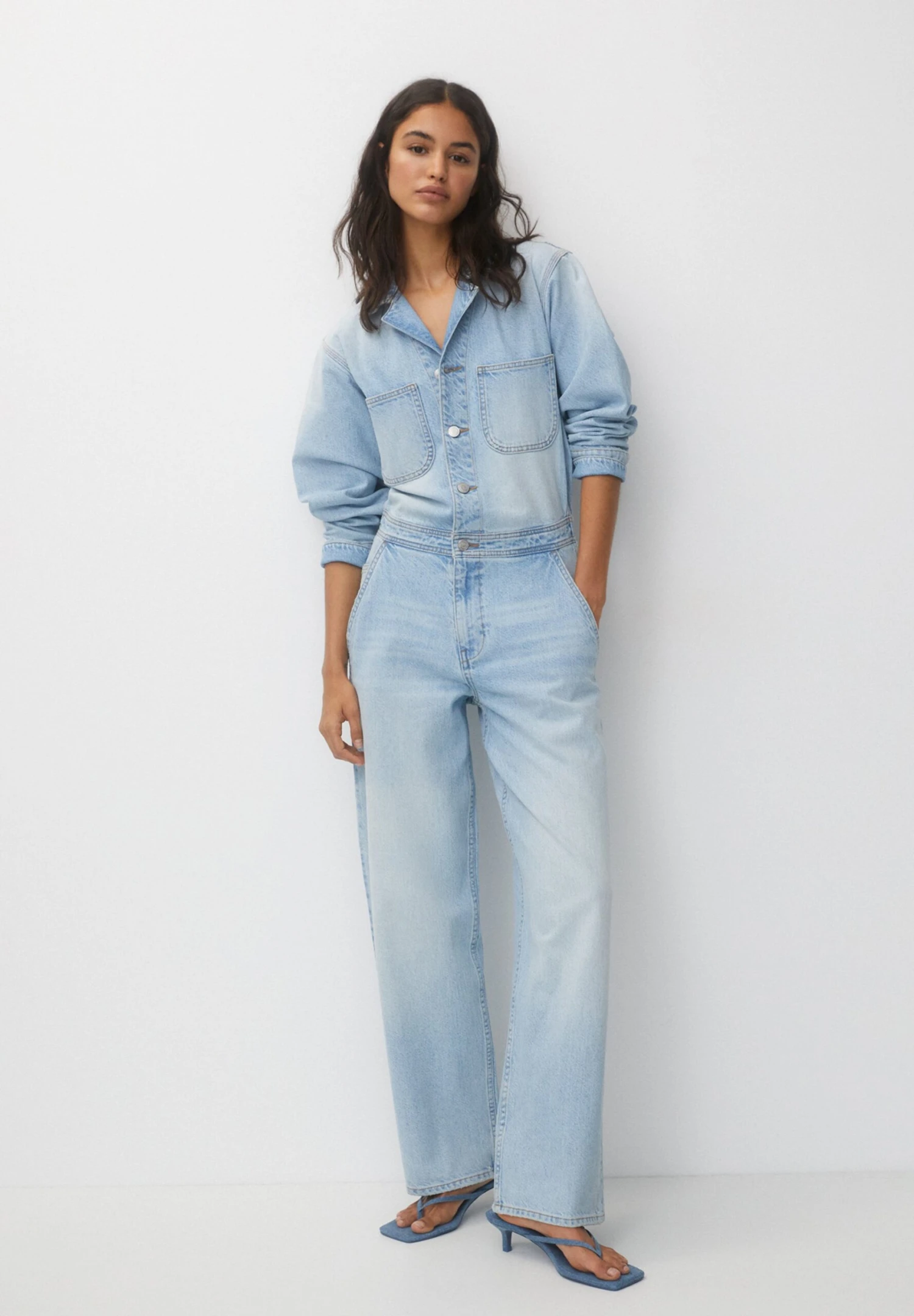 PULL & BEAR Vintage-Fit Long Tuta JumpsuitLight Blue Denim Donna Tute Jumpsuit PUC21T0AH-K11 4 PULL & BEAR Vintage-Fit Long Tuta JumpsuitLight Blue Denim Donna Tute Jumpsuit PUC21T0AH-K11 - immagine 2