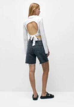 PULL & BEAR Cropped Open BackCamiciaWhite Donna Camicie E Bluse PUC21E10W-A11 -Pull & Bear 5c8a5f00b128477ea4324ebaba6135f1