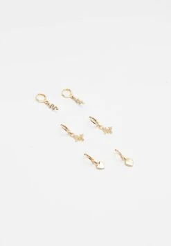 PULL & BEAR Pack Of 9 PairsOrecchiniGold Coloured Donna Gioielli PUC51L0FK-F11 11 PULL & BEAR Pack Of 9 PairsOrecchiniGold Coloured Donna Gioielli PUC51L0FK-F11 -Pull & Bear 5e8ef25219b84bbf96be95a4ed576284
