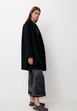 PULL & BEAR Felt Texture With Button - Cappotto Corto - Mottled Black -Pull & Bear 5f8657a19cb4410cbd11dd2bc887e7e2