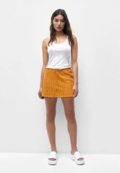 PULL & BEAR Sequinned Crochet Gonna A CampanaMustard Yellow Donna Gonne PUC21B0JK-E11 -Pull & Bear 69bd376a4151427898480fe8d00a001a