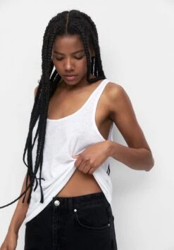 PULL & BEAR Rustic StrappyTopWhite Donna T-shirt E Top PUC21D2EW-A11 10 PULL & BEAR Rustic StrappyTopWhite Donna T-shirt E Top PUC21D2EW-A11 -Pull & Bear 7021a0116baa4a53b19c4123d96d0901