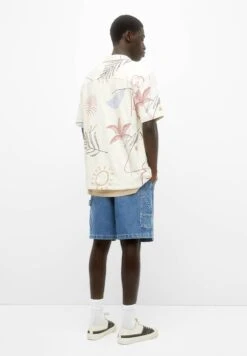 PULL & BEAR Geometric Shape Print- Camicia - White -Pull & Bear 715e67e786744e5fbe8f8281f4fa729f