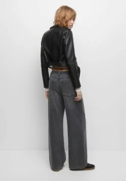 PULL & BEAR With Side ZipGiacca In SimilpelleBlack Donna Giacche E Blazer PUC21G0F0-Q11 9 PULL & BEAR With Side ZipGiacca In SimilpelleBlack Donna Giacche E Blazer PUC21G0F0-Q11 -Pull & Bear 719cb4a2a02e427ab1e3f43233135447