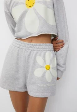 PULL & BEAR Smiley- Shorts - Grey -Pull & Bear 72e75a1916194cba99a4fa4dd75e231d