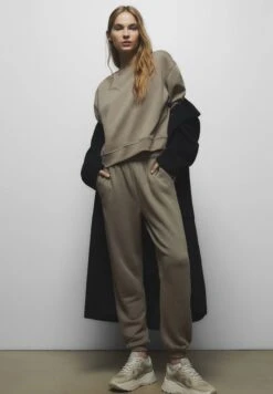 PULL & BEAR SetFelpaOchre Donna Felpe PUC21J0VP-O11 -Pull & Bear 73e313cfdac74d0e9a5ba3576fe00fc6