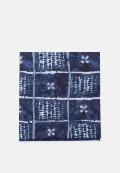 PULL & BEAR Tie Dye Floral Print Pareo SciarpaBlue Donna Sciarpe PUC51G053-K11 -Pull & Bear 791cd0a0543e4d7cb6d35cf7984e7bd7