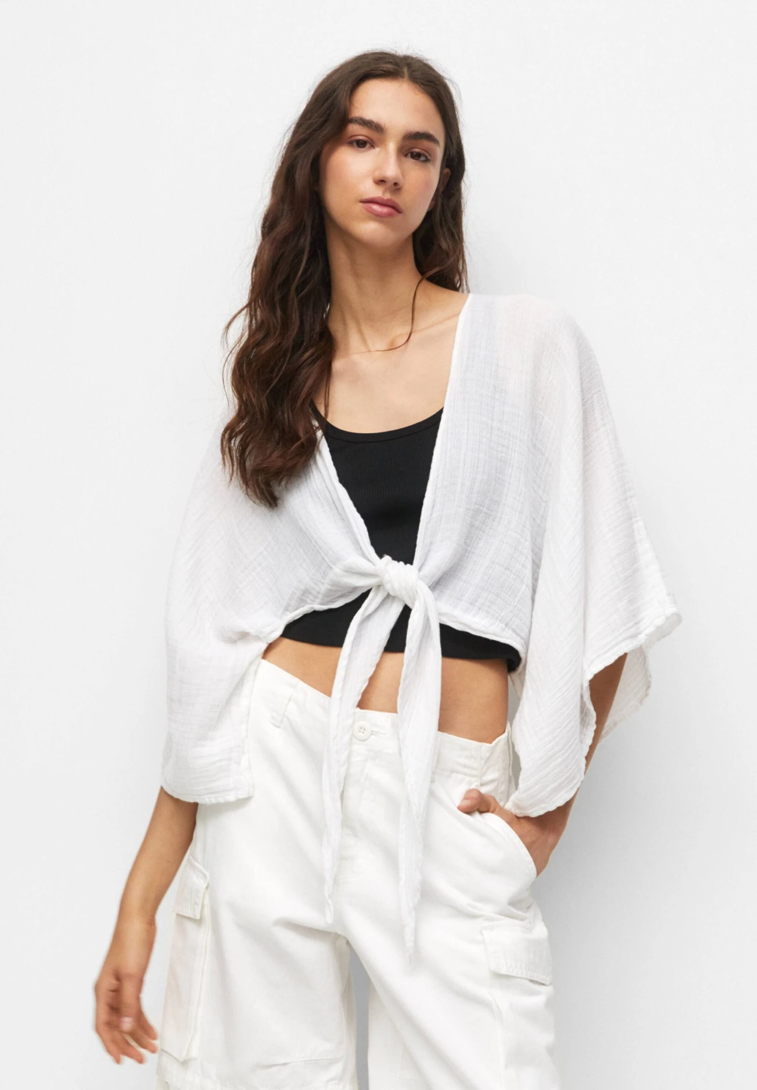 PULL & BEAR Oversize Cropped Kimono Giacca LeggeraWhite Donna Giacche E Blazer PUC21G0HW-A11 3 PULL & BEAR Oversize Cropped Kimono Giacca LeggeraWhite Donna Giacche E Blazer PUC21G0HW-A11