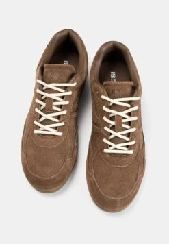 PULL & BEAR RETRO SNEAKERS - Sneakers Basse - Brown -Pull & Bear 7c9ed6b02f9f432d887da4f6770687dd