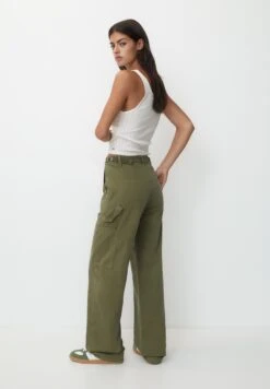 PULL & BEAR CarpenterJeans A SigarettaKhaki Donna Jeans PUC21N0M8-N11 -Pull & Bear 7d3a769cc9c848adbbf9f21a75709d1c