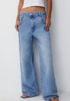 PULL & BEAR Low Waist SkaterJeans A ZampaLight Blue Denim Donna Jeans PUC21N0LV-K11