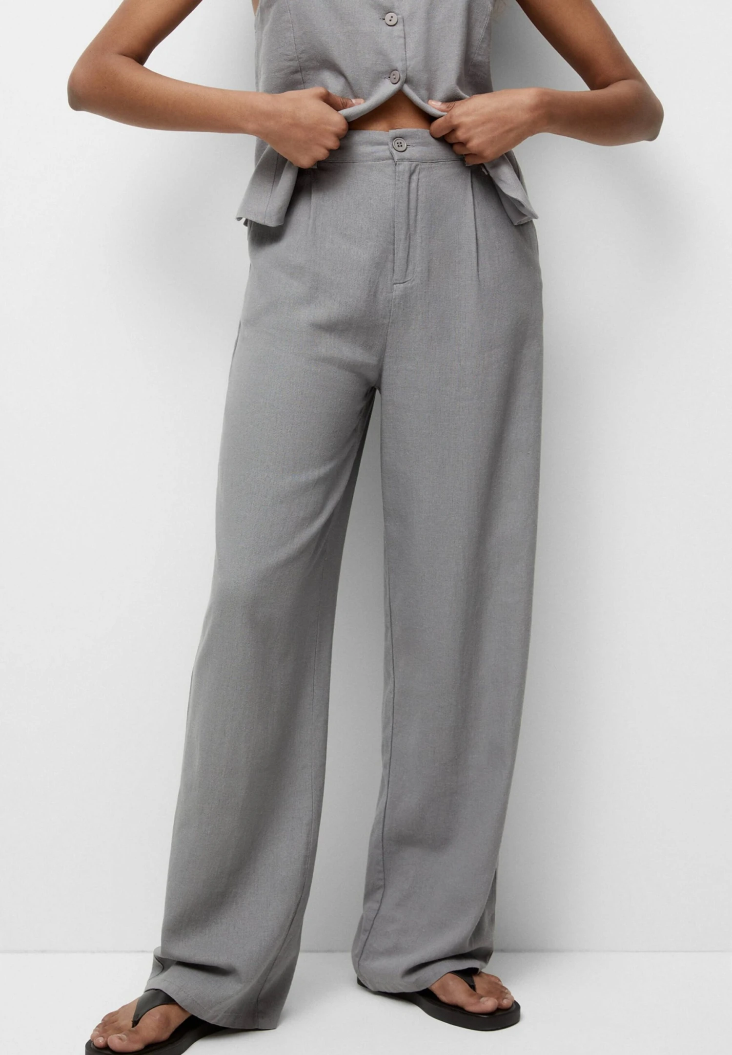 PULL & BEAR Rustic Straight Fit PantaloniGrey Donna Pantaloni PUC21A0T6-C11 3 PULL & BEAR Rustic Straight Fit PantaloniGrey Donna Pantaloni PUC21A0T6-C11