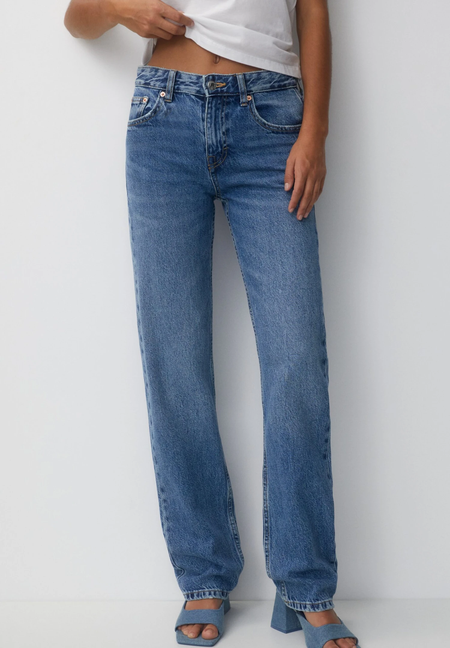 PULL & BEAR Mid Waist Jeans A SigarettaBlue Denim Donna Jeans PUC21N0LU-K12 3 PULL & BEAR Mid Waist Jeans A SigarettaBlue Denim Donna Jeans PUC21N0LU-K12
