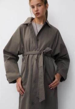 PULL & BEAR Long Belted TrenchBrown Donna Cappotti PUC21U0GT-O11 -Pull & Bear 81907988a1e44a98a92d89f513afe42a