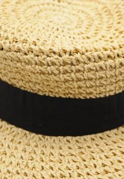 PULL & BEAR CappelloBeige Donna Cappelli E Foulard PUC51B05K-B11 10 PULL & BEAR CappelloBeige Donna Cappelli E Foulard PUC51B05K-B11 -Pull & Bear 82f3a3d75d874cf6af15ae1a4b8b2fc3