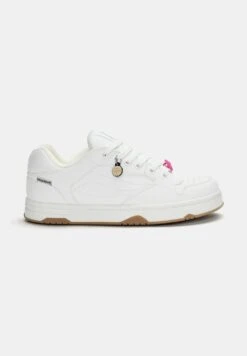 PULL & BEAR SKATER WITH HELLO KITTY CHARMS - Sneakers Basse - White -Pull & Bear 85b147d0d9e04fd3ab380b4557fd0176