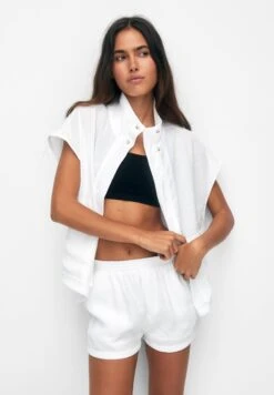 PULL & BEAR Flowing BermudaShortsWhite Donna Shorts PUC21S0E1-A11