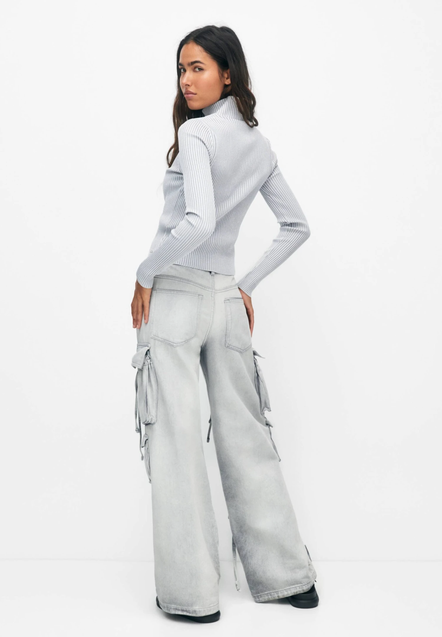 PULL & BEAR CardiganLight Grey Donna Maglieria PUC21I0OA-C11 5 PULL & BEAR CardiganLight Grey Donna Maglieria PUC21I0OA-C11 - immagine 3