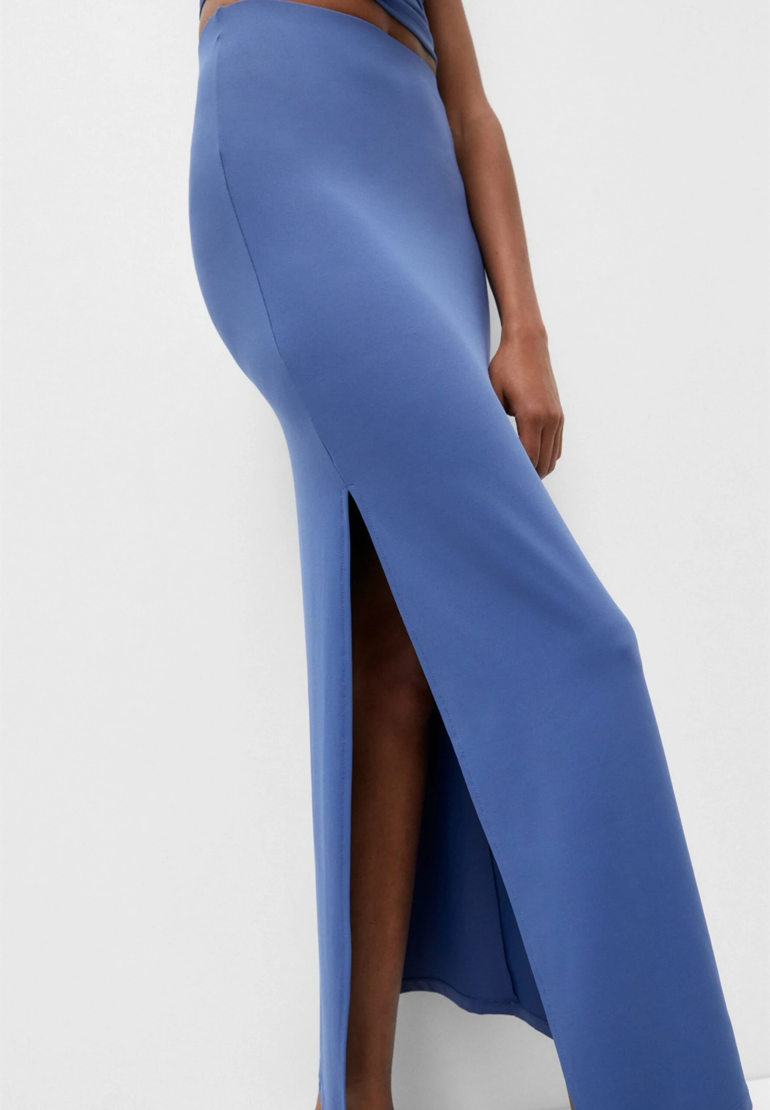 PULL & BEAR Basic-Midi - Gonna A Tubino - Blue 6 PULL & BEAR Basic-Midi - Gonna A Tubino - Blue - immagine 4