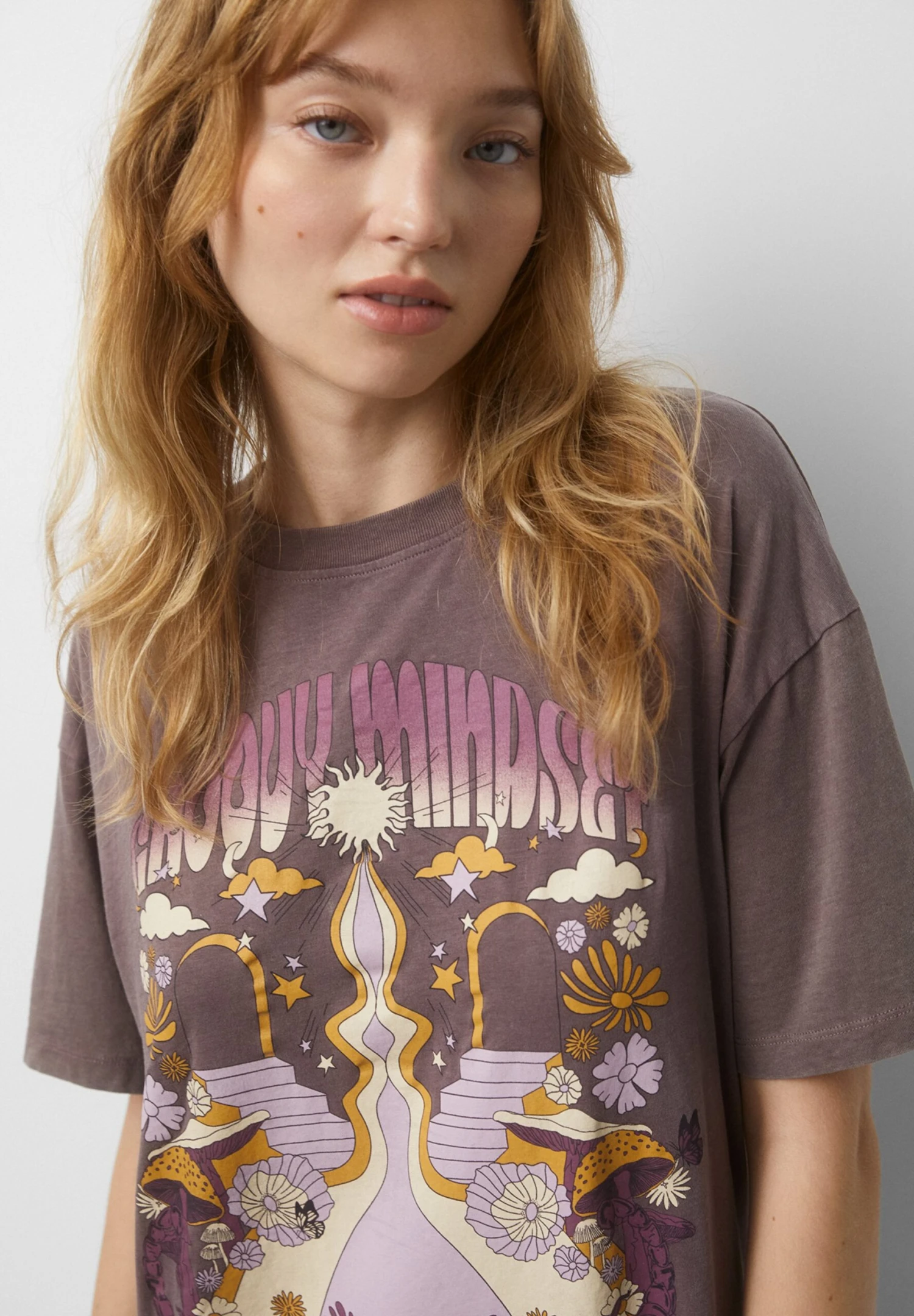 PULL & BEAR Short SleeveT-Shirt Con StampaBrown Donna T-shirt E Top PUC21D2HB-O11 6 PULL & BEAR Short SleeveT-Shirt Con StampaBrown Donna T-shirt E Top PUC21D2HB-O11 - immagine 4