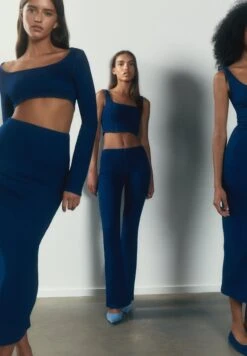 PULL & BEAR CamicettaDark Blue Donna T-shirt E Top PUC21E127-K11 -Pull & Bear 90388f019eb740cdb08b7288f95c164f