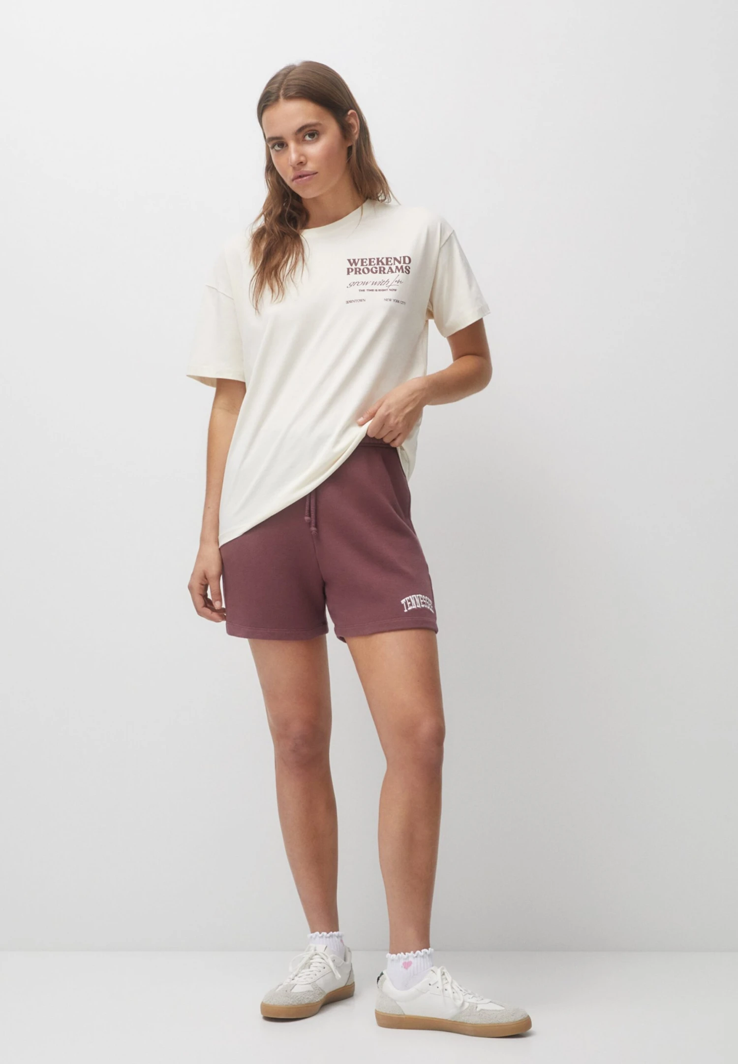 PULL & BEAR Tennessee Jogger BermudaPantaloni SportiviBerry Donna Pantaloni PUC21S0EM-I11 4 PULL & BEAR Tennessee Jogger BermudaPantaloni SportiviBerry Donna Pantaloni PUC21S0EM-I11 - immagine 2