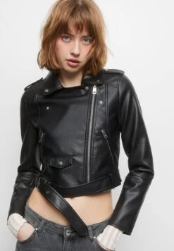 PULL & BEAR With Side ZipGiacca In SimilpelleBlack Donna Giacche E Blazer PUC21G0F0-Q11 10 PULL & BEAR With Side ZipGiacca In SimilpelleBlack Donna Giacche E Blazer PUC21G0F0-Q11 -Pull & Bear 98526c52ecac427886e29508f7085cbd