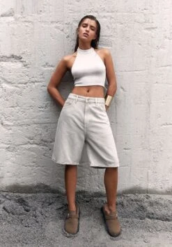 PULL & BEAR Shiny Halter NeckTopBeige Donna T-shirt E Top PUC21D2JT-B11 12 PULL & BEAR Shiny Halter NeckTopBeige Donna T-shirt E Top PUC21D2JT-B11 -Pull & Bear 98a4705327c549a0b865f4dc2e82f834