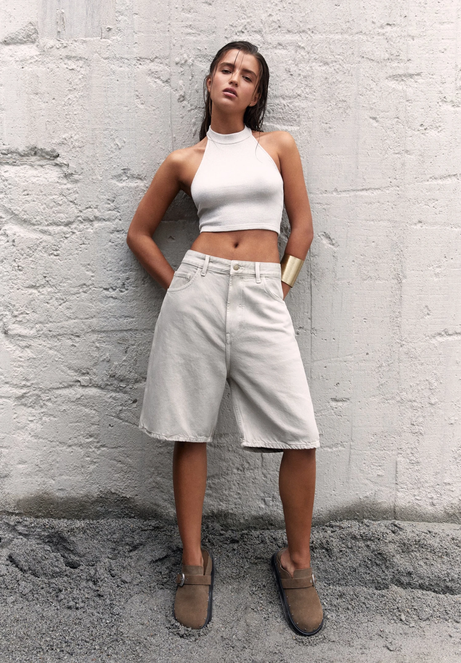 PULL & BEAR Shiny Halter NeckTopBeige Donna T-shirt E Top PUC21D2JT-B11 7 PULL & BEAR Shiny Halter NeckTopBeige Donna T-shirt E Top PUC21D2JT-B11 - immagine 5