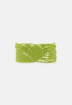 PULL & BEAR Wide With Green BeadsBraccialeGreen Donna Gioielli PUC51L0GR-M11 -Pull & Bear 9a50b4af71144afabb5ad1616627619f