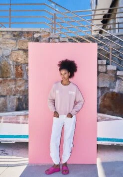 PULL & BEAR With Slogan FelpaPink Donna Felpe PUC21I0OQ-J11 14 PULL & BEAR With Slogan FelpaPink Donna Felpe PUC21I0OQ-J11 -Pull & Bear 9abd542cbdbe41d0b99399b019eb5597