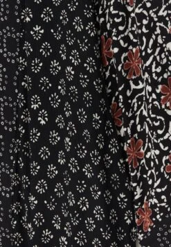 PULL & BEAR Long Printed-KimonoGiacca LeggeraBlack Donna Giacche E Blazer PUC21G0I7-Q11 13 PULL & BEAR Long Printed-KimonoGiacca LeggeraBlack Donna Giacche E Blazer PUC21G0I7-Q11 -Pull & Bear 9e4abb29527143bbb6a182fb21c70a9a