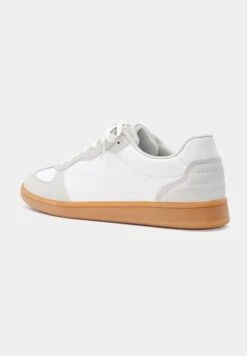 PULL & BEAR RetroSneakers BasseWhite Donna Sneakers PUC11A0M8-A11 -Pull & Bear a07196f3ae3f4693a1d32f348f7f60e8