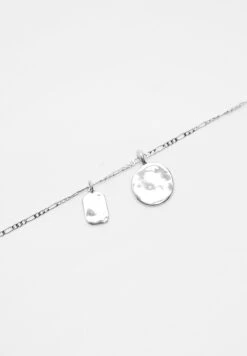 PULL & BEAR Toned Triple-StrandCollanaSilver Coloured Donna Gioielli PUC51L0FV-D11 -Pull & Bear a77fd46ee28a45a7b0c20c6d1b959ac4