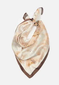 PULL & BEAR Paisley PrintSciarpaLight Brown Donna Sciarpe PUC51G05D-O11 -Pull & Bear abff732f4d6b4aeaa79325e715286fcd