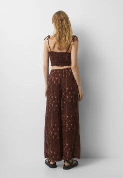 PULL & BEAR Strappy With ShellsCropTopLight Brown Donna T-shirt E Top PUC21E11O-O11 -Pull & Bear af5f4d9759454c3aa3eeedec40b9d3f6