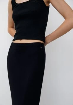 PULL & BEAR Long With Elastic Waistband - Gonna Lunga - Black -Pull & Bear b0c60b40a02b44878b2ec29bfbb4068f