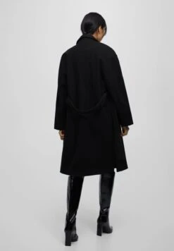 PULL & BEAR Belted Long Cappotto ClassicoMottled Black Donna Cappotti PUC21U0EC-Q11 -Pull & Bear b0d834f71a30436382923ec745e216b2