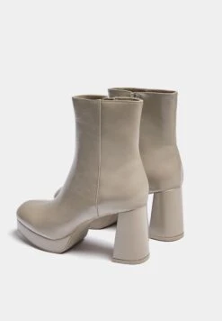 PULL & BEAR Stivaletti Con PlateauWhite Donna Stivaletti PUC11N055-A11 -Pull & Bear b1552bed9f104bd182fc69a47d7a051f