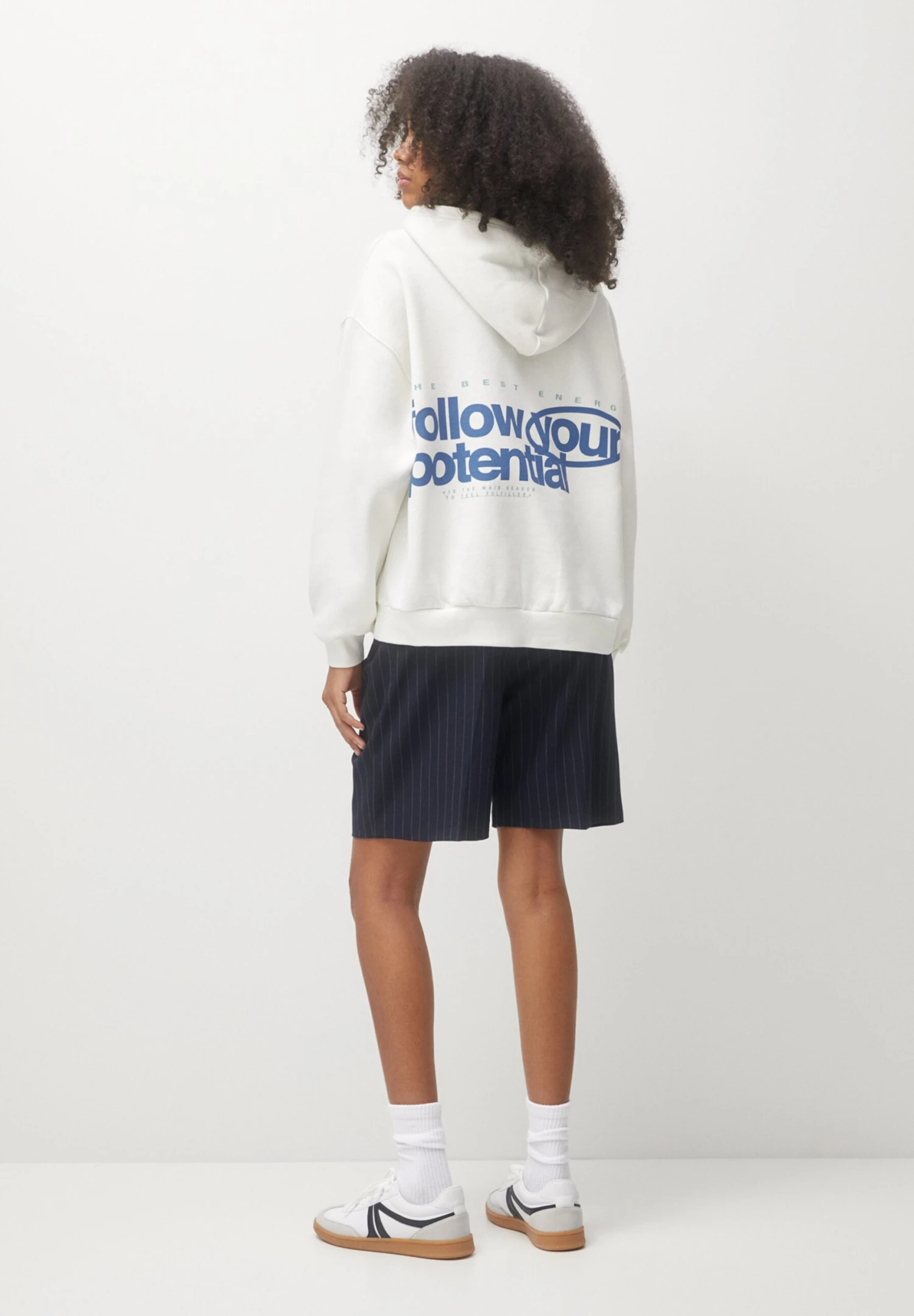 PULL & BEAR Follow Your Potential Felpa Con CappuccioWhite Donna Felpe PUC21J119-A11 5 PULL & BEAR Follow Your Potential Felpa Con CappuccioWhite Donna Felpe PUC21J119-A11 - immagine 3