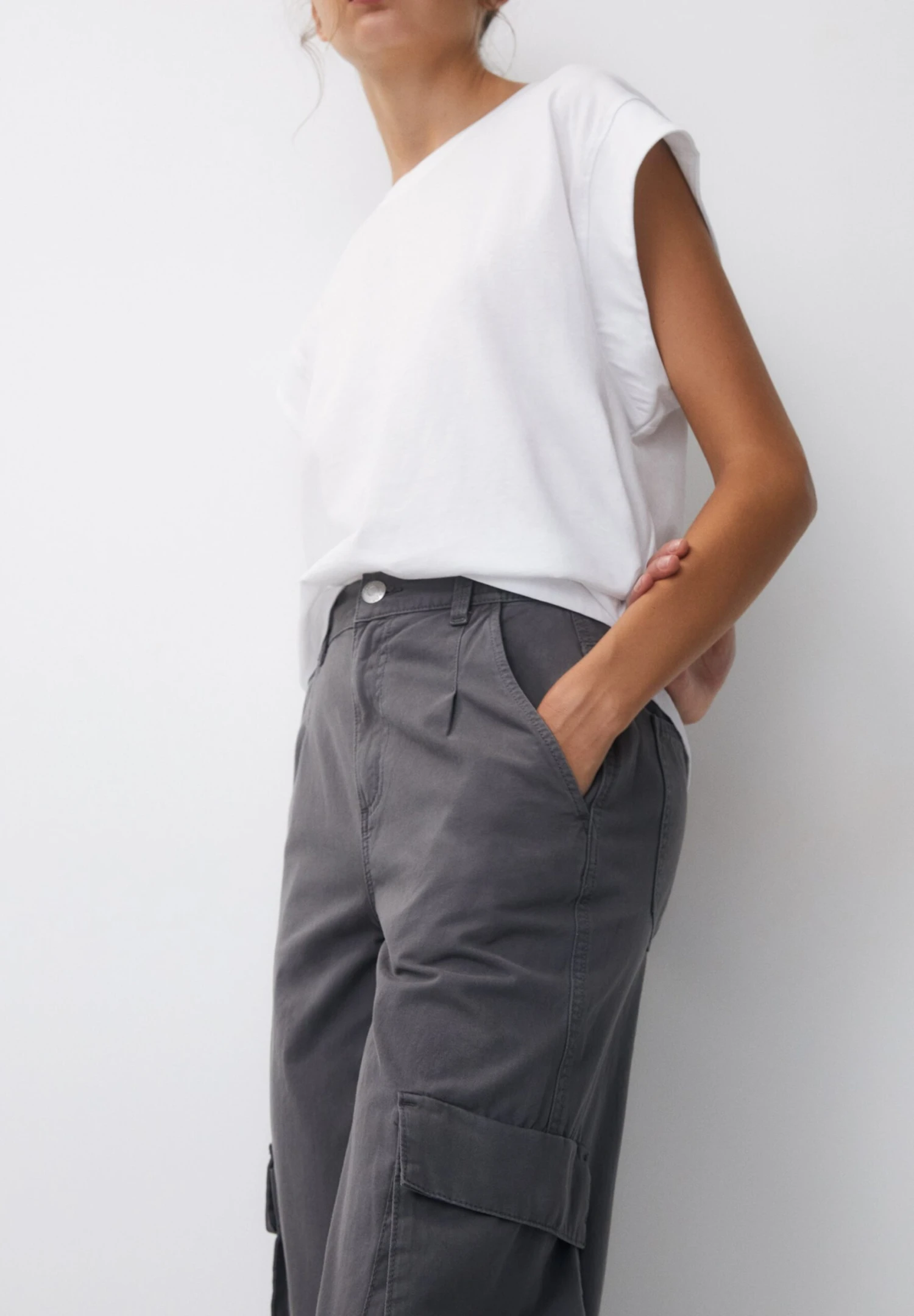 PULL & BEAR Pantaloni CargoGrey Donna Pantaloni PUC21A0VO-C11 6 PULL & BEAR Pantaloni CargoGrey Donna Pantaloni PUC21A0VO-C11 - immagine 4