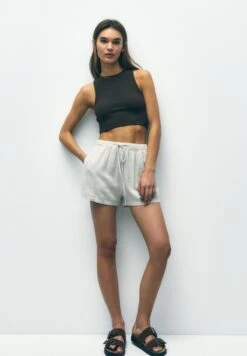 PULL & BEAR Flowing Rustic With Elasticated Waistband - Shorts - Sand -Pull & Bear b5ba4b8a9f59436485578edd891c4c44