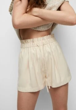 PULL & BEAR Basic BermudaShortsSand Donna Shorts PUC21S0D5-B11 -Pull & Bear b6aface9c6234e4284d20c1759023df6