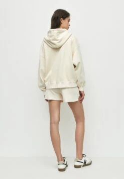 PULL & BEAR CroppedFelpa Con ZipWhite Donna Felpe PUC21J0ZU-A11 -Pull & Bear ba510ac1fe4c4e448c22426c11ab8e4d