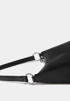 PULL & BEAR With RingsBorsa A ManoBlack Donna Borse PUC51H0HP-Q11 -Pull & Bear be7641afd56c4bfe9aecca306a5cea09